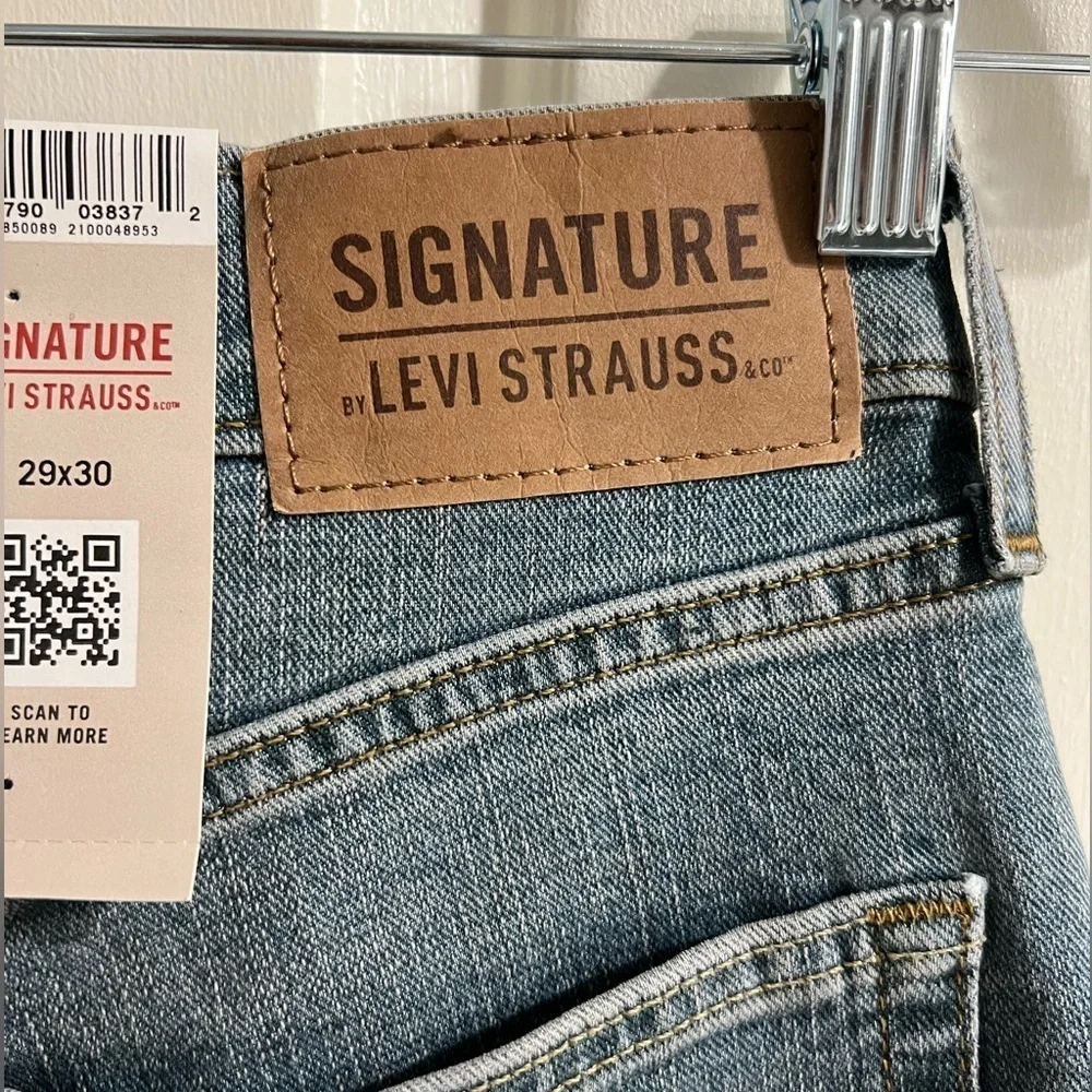 Men’s Levi’s Relaxed Fit Signature Jeans Size 29x30 NEW WITH TAGS